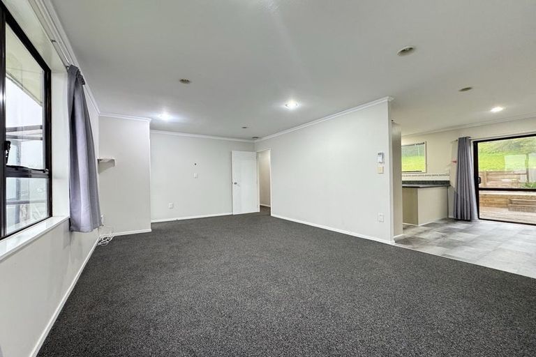 Photo of property in 15 Rice Crescent, Newlands, Wellington, 6037