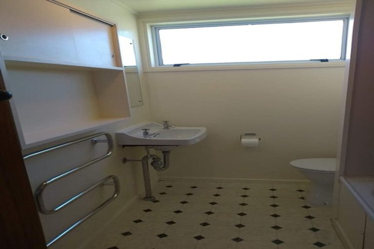 Photo of property in 17/4u Dr Taylor Terrace, Johnsonville, Wellington, 6037