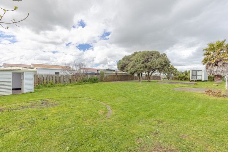 Photo of property in 4 Kupe Place, Castlecliff, Whanganui, 4501