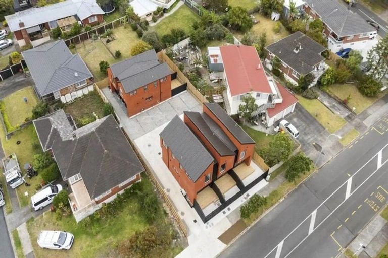 Photo of property in 121e Reeves Road, Pakuranga Heights, Auckland, 2010