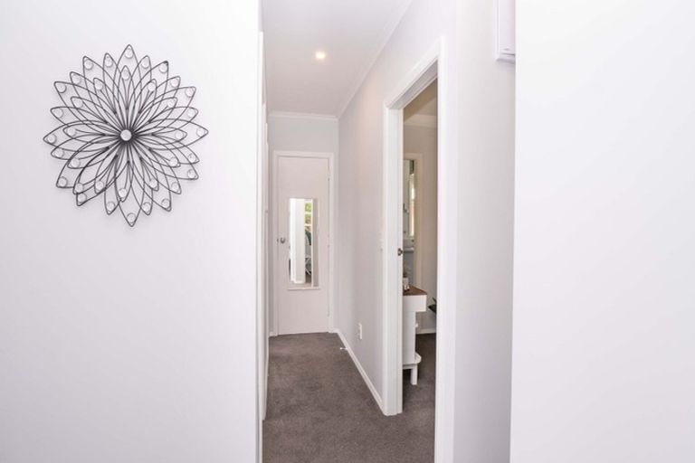 Photo of property in 7 Kiwi Crescent, Tawa, Wellington, 5028