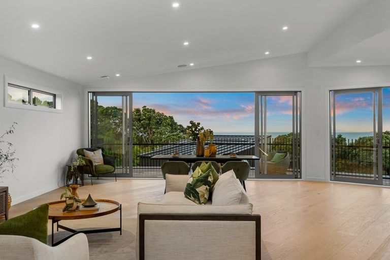 Photo of property in 61a Churchill Road, Murrays Bay, Auckland, 0630