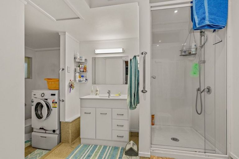 Photo of property in 3 Lowtherhurst Road, Massey, Auckland, 0614