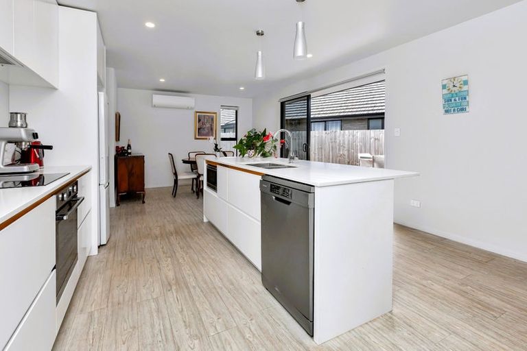 Photo of property in 1 Te Akau Place, One Tree Point, 0118