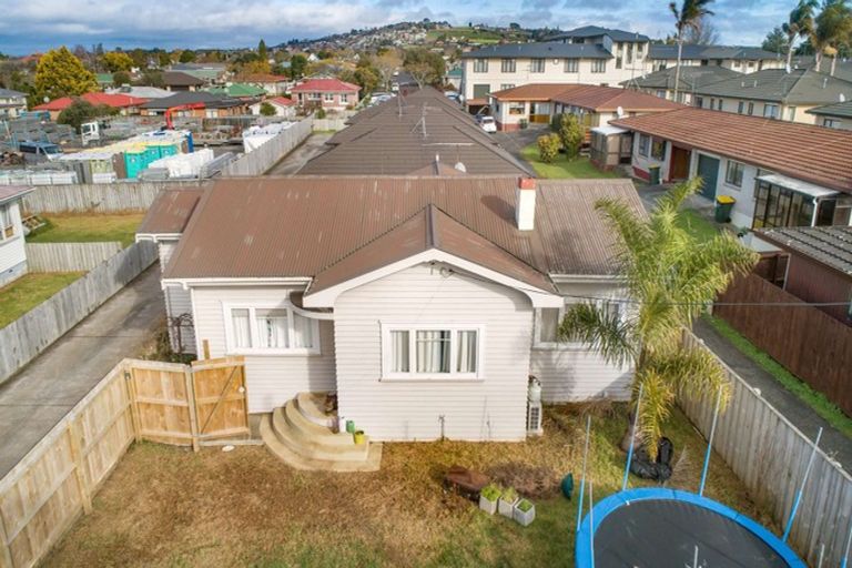 Photo of property in 96 Harris Street, Pukekohe, 2120