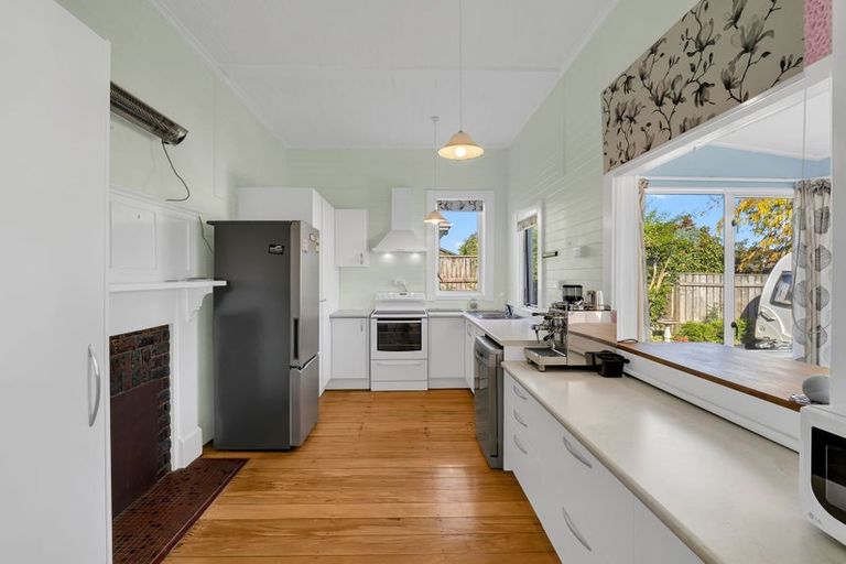 Photo of property in 35 College Street, College Estate, Whanganui, 4500