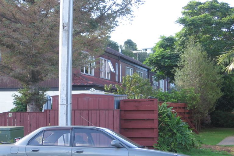 Photo of property in 4/23 Inverness Road, Browns Bay, Auckland, 0630