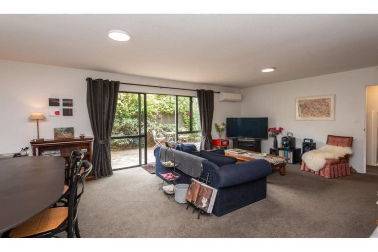 Photo of property in 2/15 Coles Place, St Albans, Christchurch, 8014