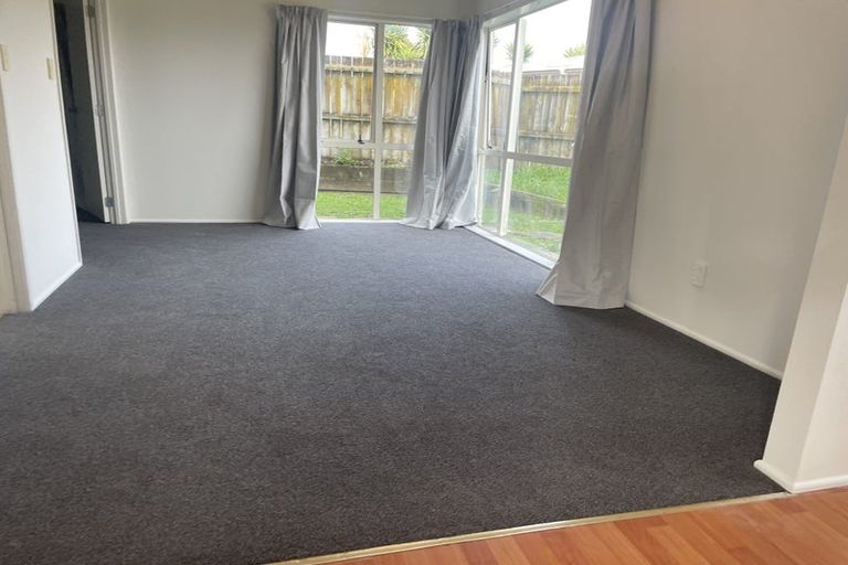 Photo of property in 16 Merlot Way, Te Atatu South, Auckland, 0610