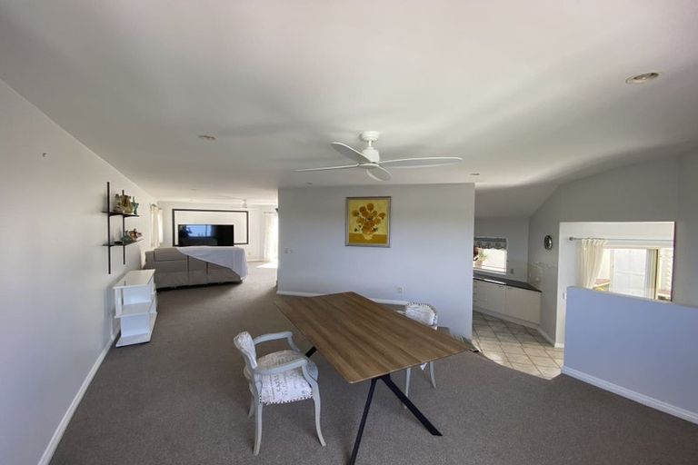 Photo of property in 5 Gretna Green, Browns Bay, Auckland, 0630