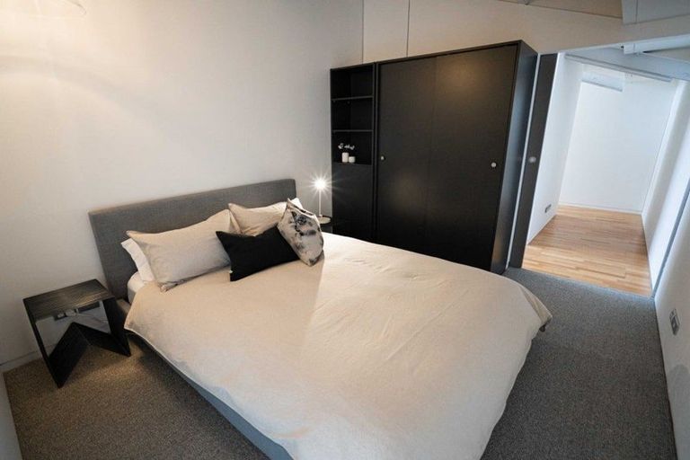 Photo of property in Waterloo Quay Apartments, 305/28 Waterloo Quay, Pipitea, Wellington, 6011