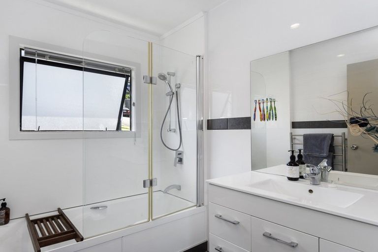 Photo of property in 33b Meander Drive, Welcome Bay, Tauranga, 3112