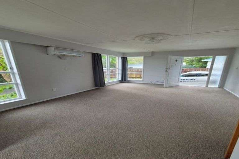 Photo of property in 21-a Kairanga Crescent, Wainuiomata, Lower Hutt, 5014