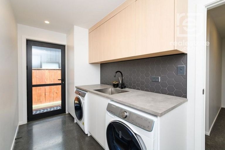 Photo of property in 35 Freedom Drive, Kelvin Grove, Palmerston North, 4414