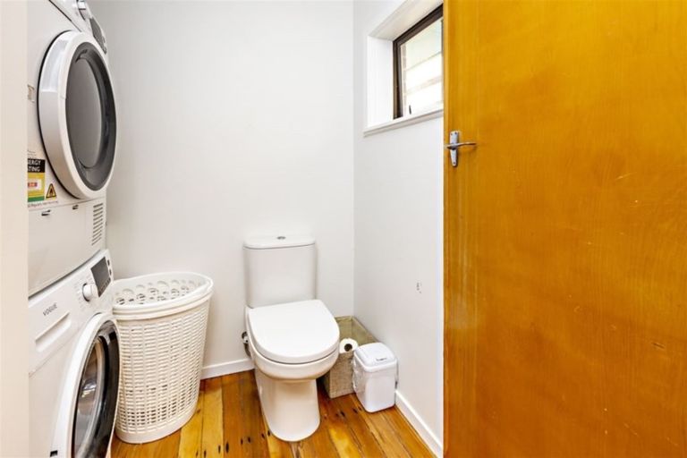 Photo of property in 3 Hollinbrigg Place, Manurewa, Auckland, 2102