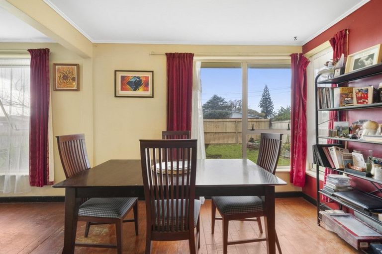 Photo of property in 1/2 Kowhai Avenue, Mangere Bridge, Auckland, 2022