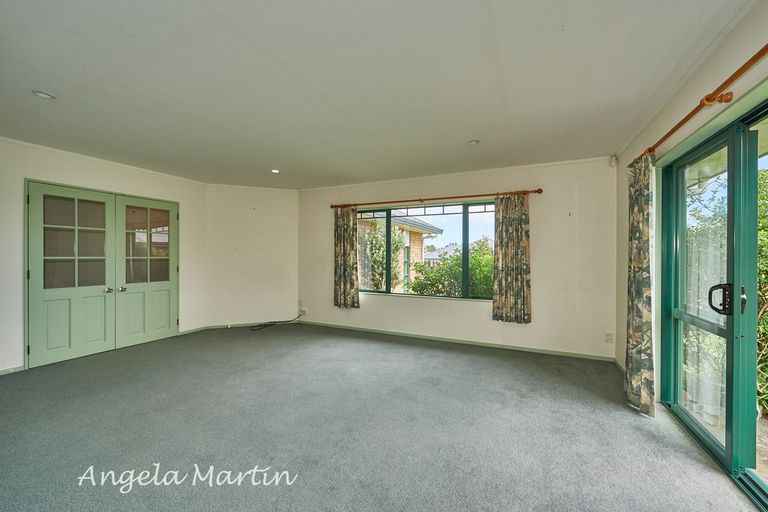Photo of property in 157 Ruapehu Drive, Fitzherbert, Palmerston North, 4410