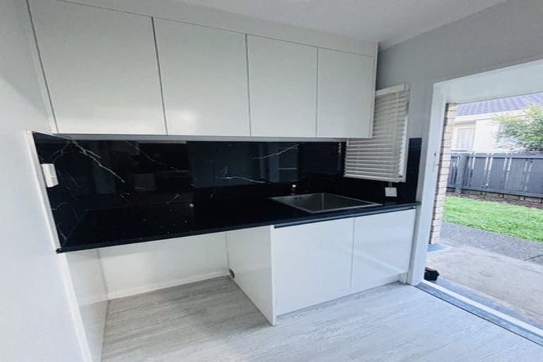 Photo of property in 6/4 Ashby Place, Pukekohe, 2120