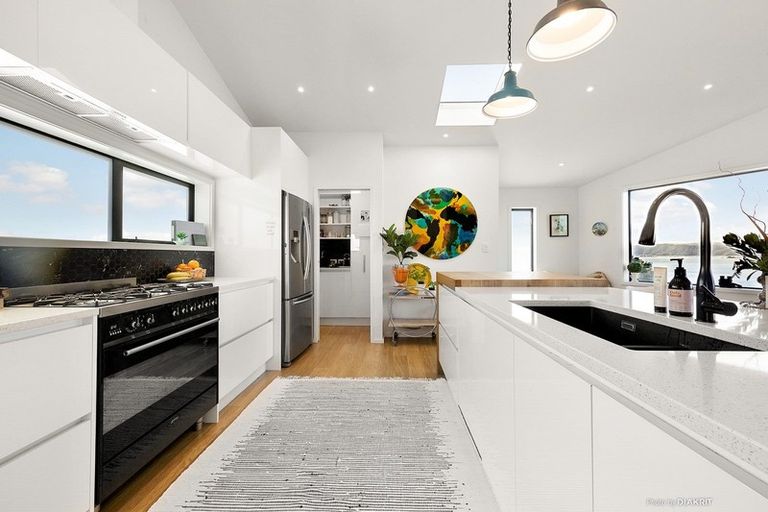 Photo of property in 12 Satchell Way, Kaiwharawhara, Wellington, 6035