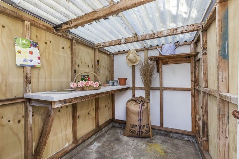 Photo of property in 2 Rakihau Place, Titahi Bay, Porirua, 5022