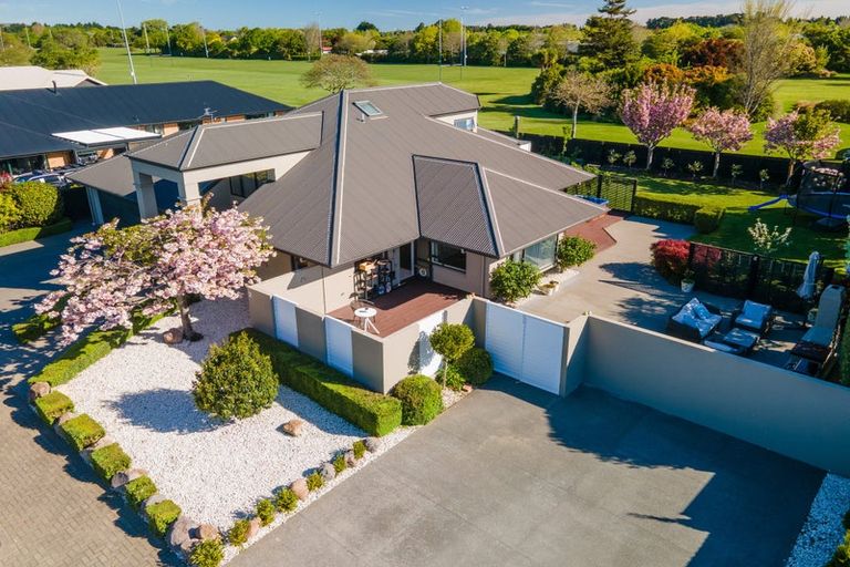 Photo of property in 2 Parkview Lane, Prebbleton, 7604