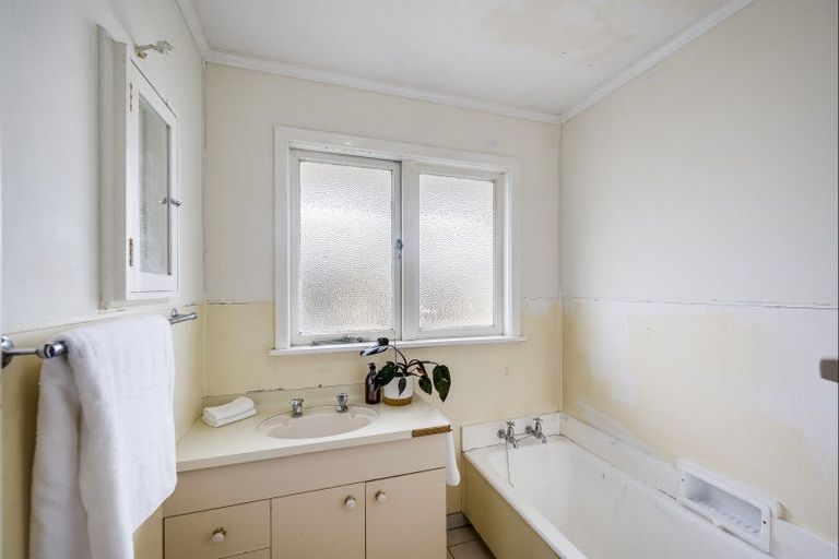 Photo of property in 12 Trevelyan Street, Onekawa, Napier, 4110