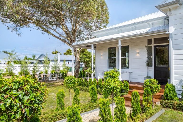 Photo of property in 250 Main Street, Greytown, 5712