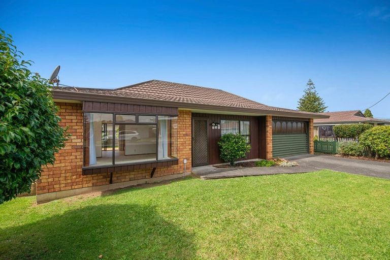 Photo of property in 1/131 Centreway Road, Orewa, 0931