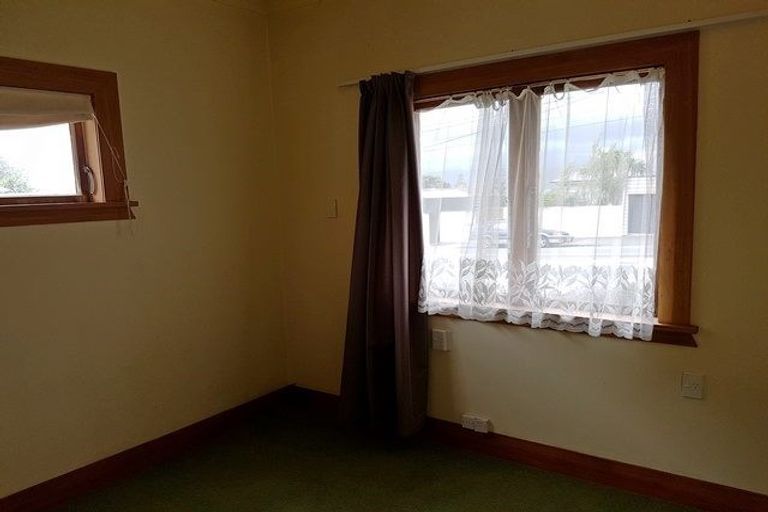 Photo of property in 54a Ferry Street, Seatoun, Wellington, 6022