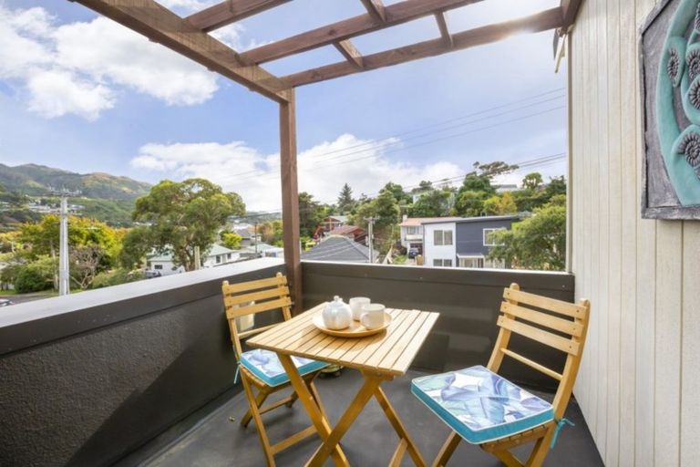 Photo of property in 10 Kowhai Street, Tawa, Wellington, 5028