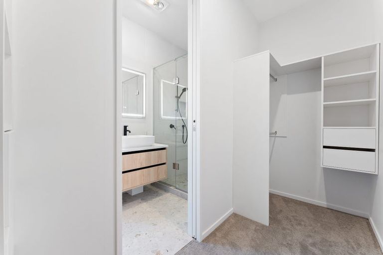 Photo of property in 729 Massey Road, Mangere, Auckland, 2022