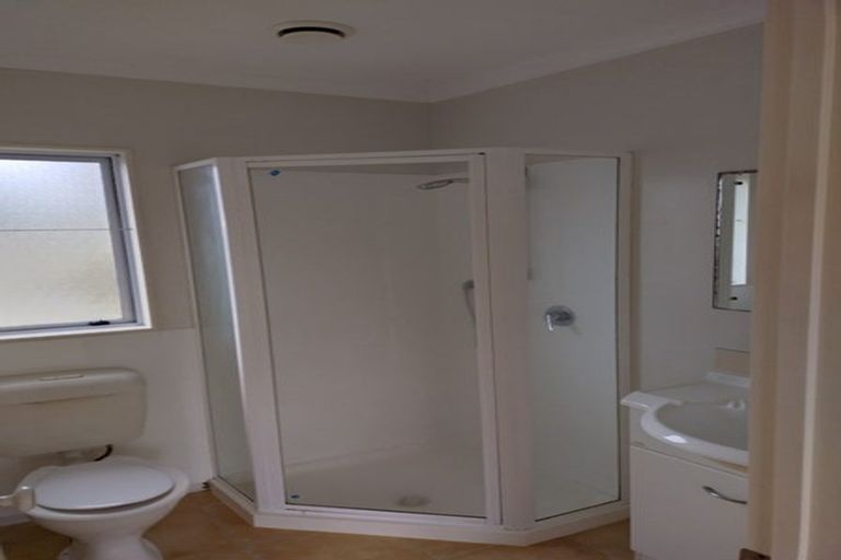 Photo of property in 2/10 Saints Court, Manurewa, Auckland, 2102