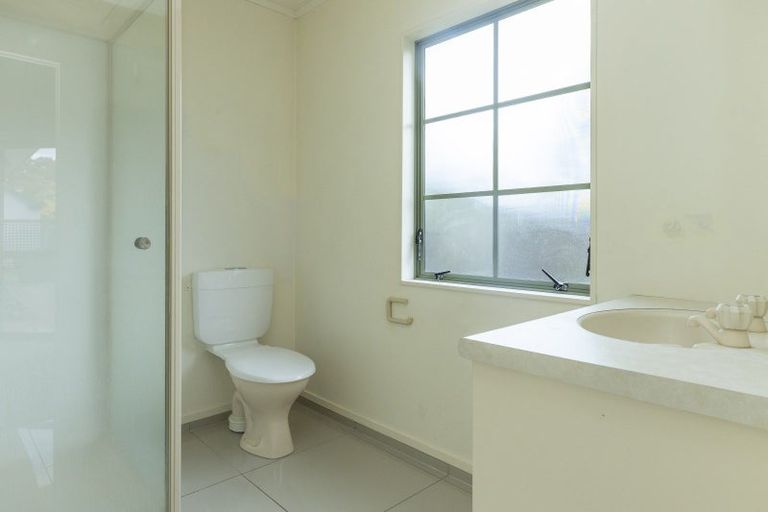 Photo of property in 8 Kathleen Place, Rainbow Point, Taupo, 3330