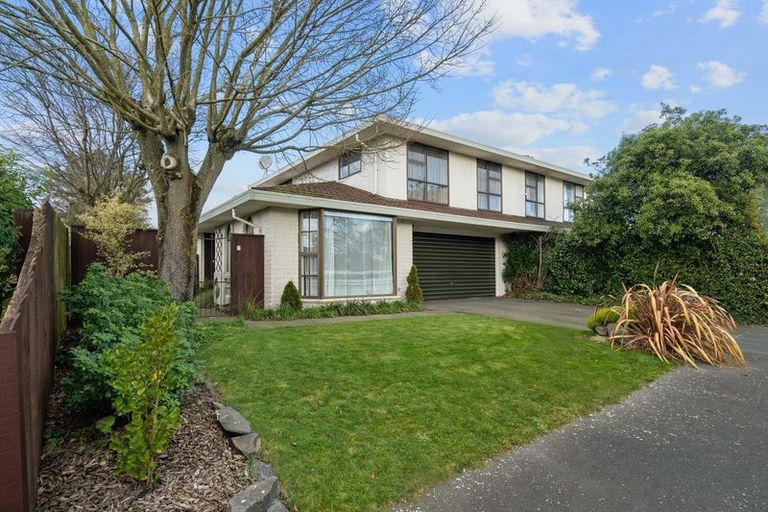 Photo of property in 2 Ringwood Place, Avonhead, Christchurch, 8042