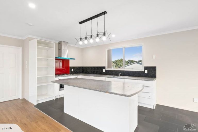 Photo of property in 7 Gambare Place, Wattle Downs, Auckland, 2103