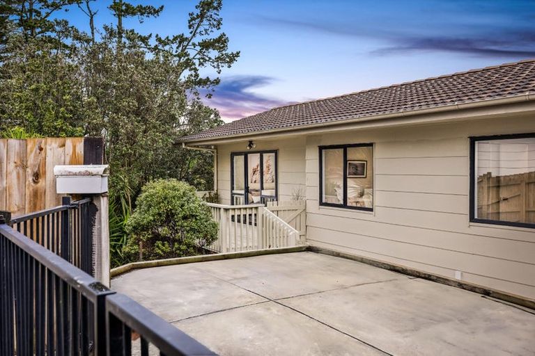 Photo of property in 3 Fernhaven Place, Massey, Auckland, 0614