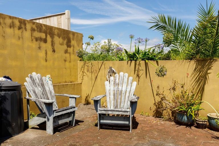 Photo of property in 27a Norwich Avenue, Spotswood, New Plymouth, 4310