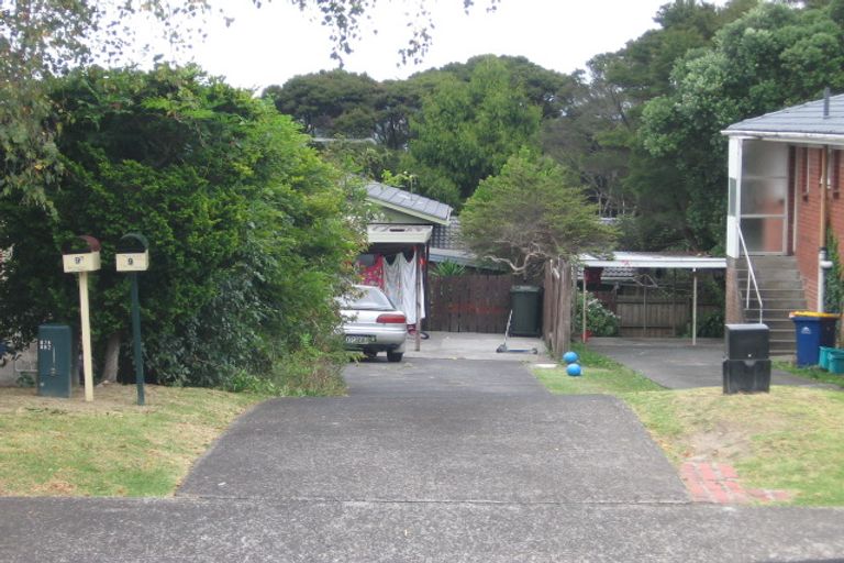 Photo of property in 2/9 Brunton Place, Glenfield, Auckland, 0629