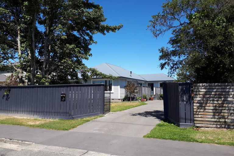 Photo of property in 16 Richards Avenue, Papanui, Christchurch, 8053