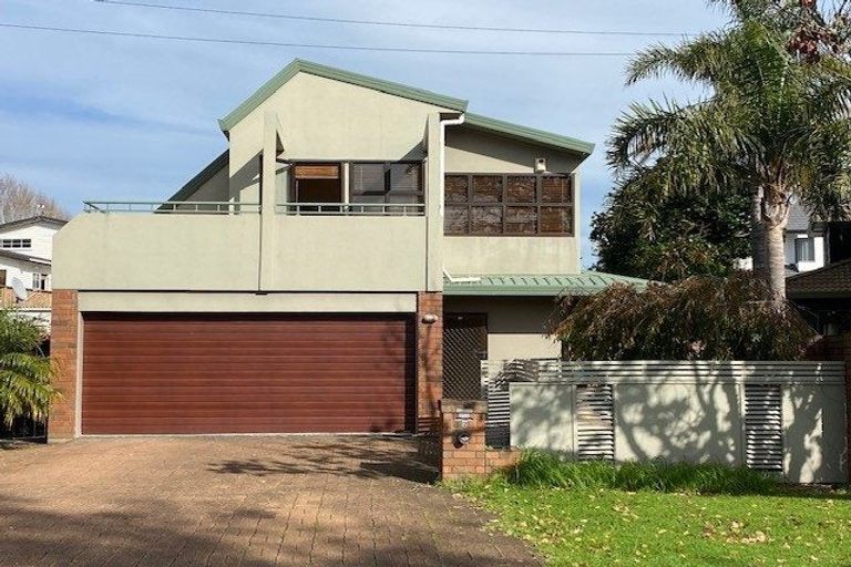 Photo of property in 2b Braemar Road, Castor Bay, Auckland, 0620