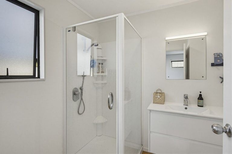 Photo of property in 29 Matakane Street, Waitarere Beach, Levin, 5510