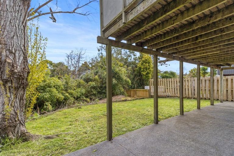 Photo of property in 27 Woodglen Road, Glen Eden, Auckland, 0602