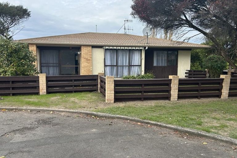 Photo of property in 1/2 Bill Ashcroft Grove, Havelock North, 4130