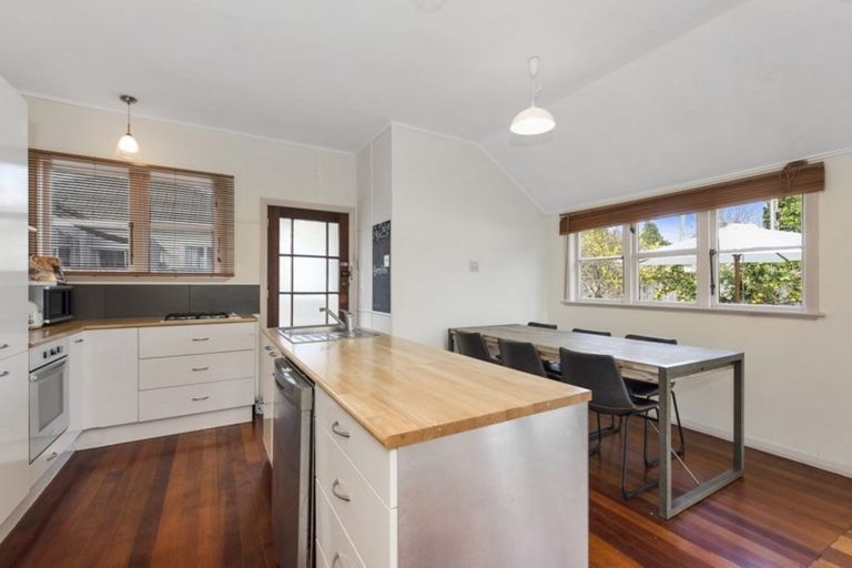 Photo of property in 4 Casey Avenue, Fairfield, Hamilton, 3214