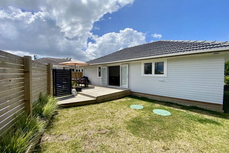 Photo of property in 43a Taikata Road, Te Atatu Peninsula, Auckland, 0610