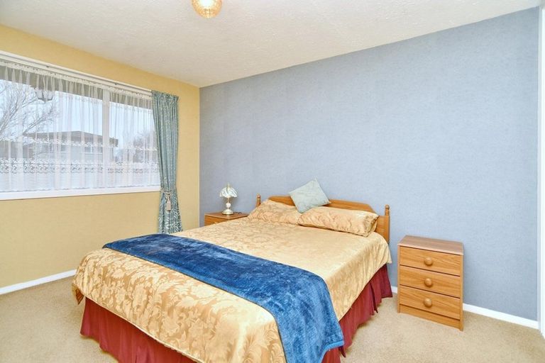 Photo of property in 1 Larkhill Place, Russley, Christchurch, 8042