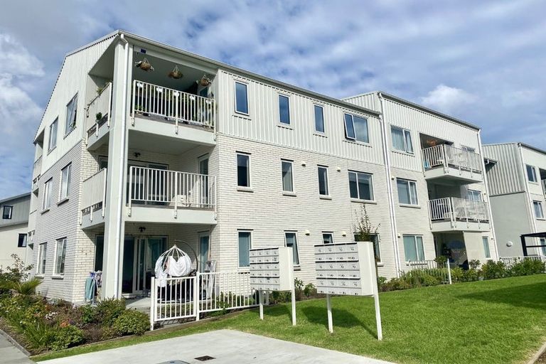 Photo of property in 104/28a Eileen Newey Place, Henderson, Auckland, 0612