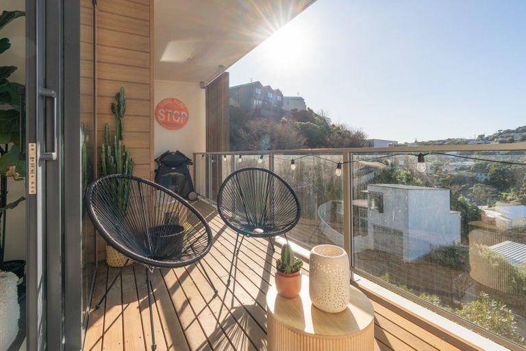 Photo of property in 63u6 Tiketike Way, Brooklyn, Wellington, 6021