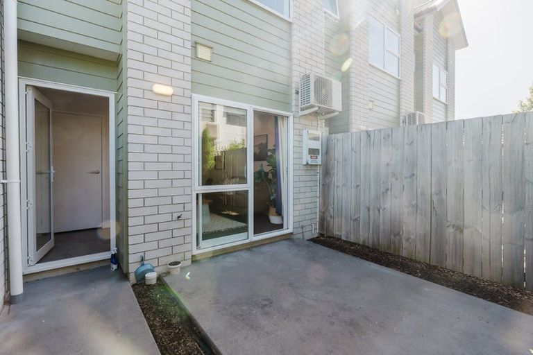 Photo of property in 16/10 Burrows Place, Frankton, Hamilton, 3204