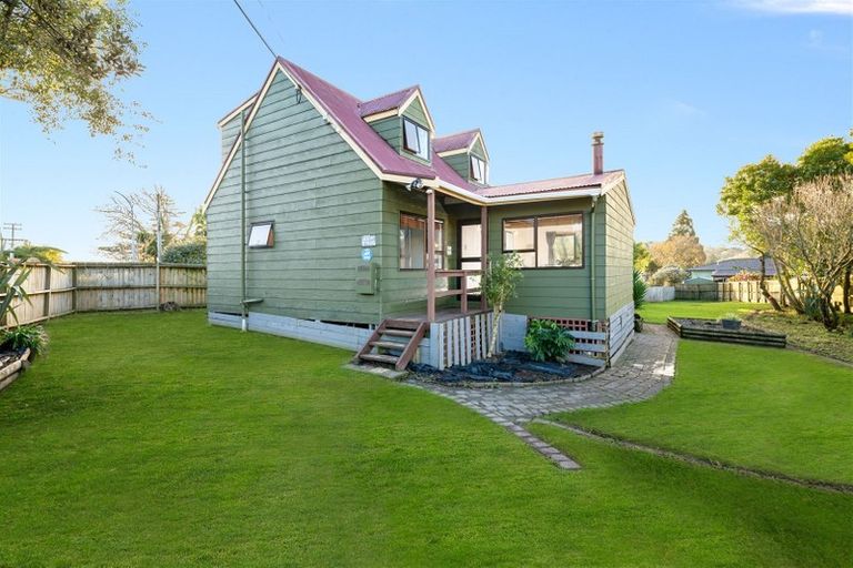 Photo of property in 5 Harrington Road, Henderson, Auckland, 0610